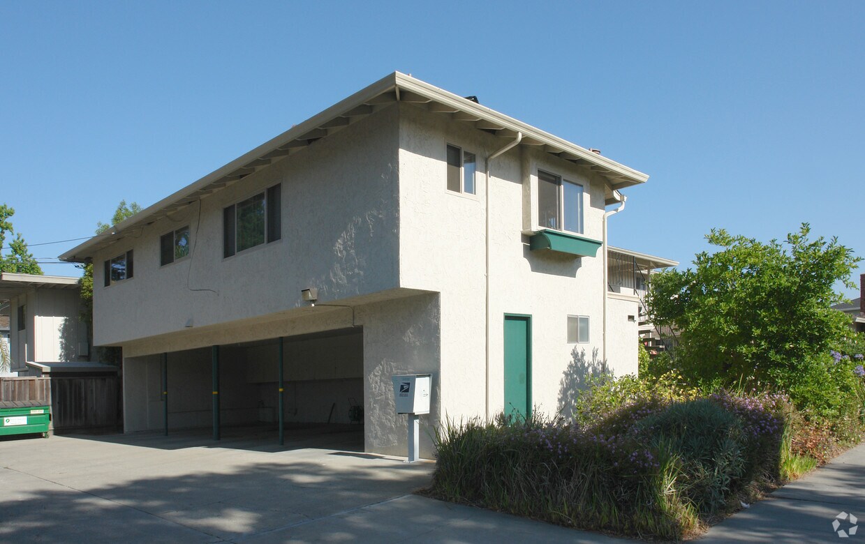 Foto del edificio - 176 Adler Ave