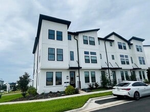 Building Photo - 15501 Hamlin Pk Dr