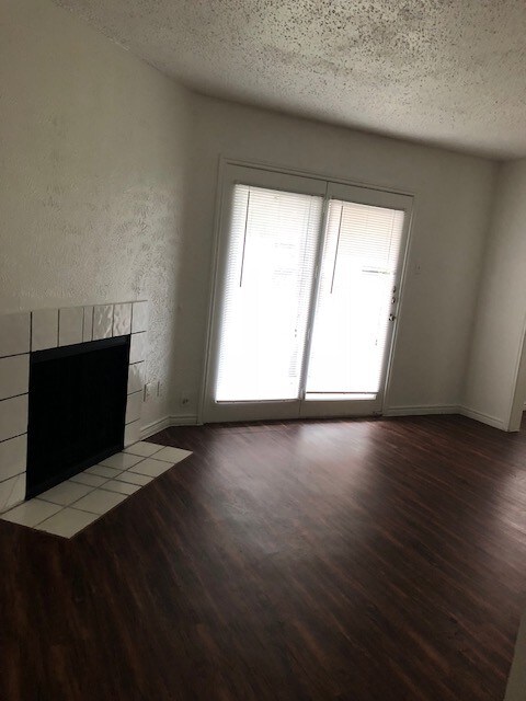 Building Photo - 102 Lake Meadows Dr