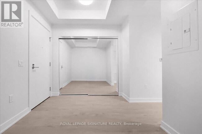 Photo du bâtiment - 110 Broadway Ave