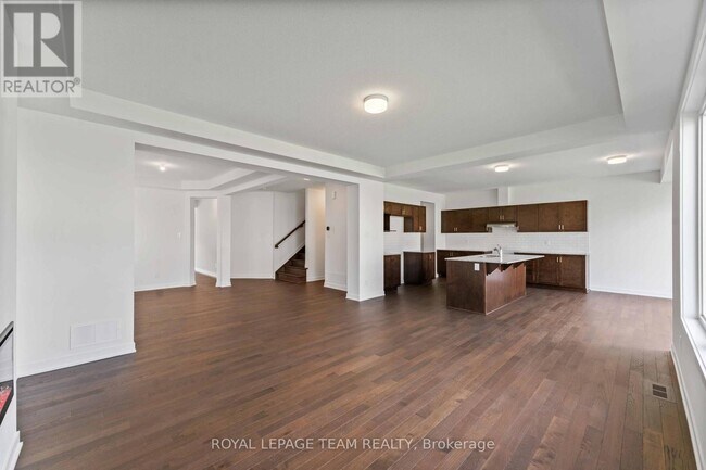 Building Photo - 686 Fenwick Wy