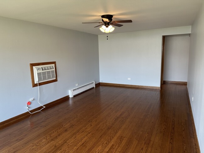 Building Photo - 6845 W Leland Ave