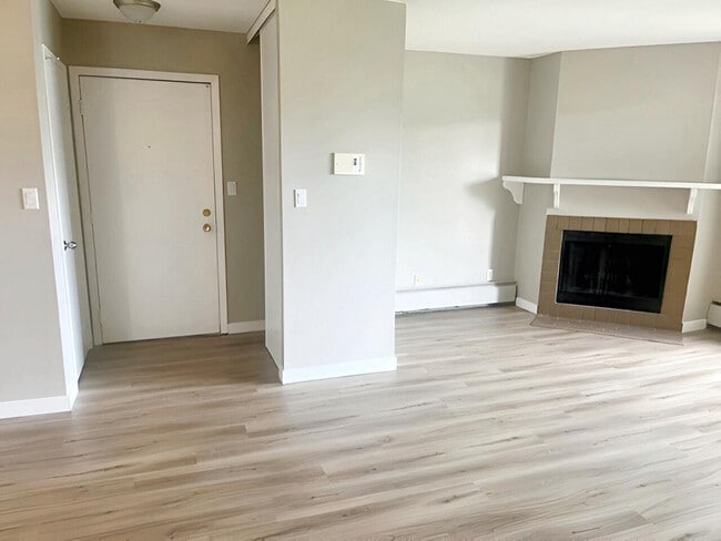 Building Photo - Hermitage Village Apartments
