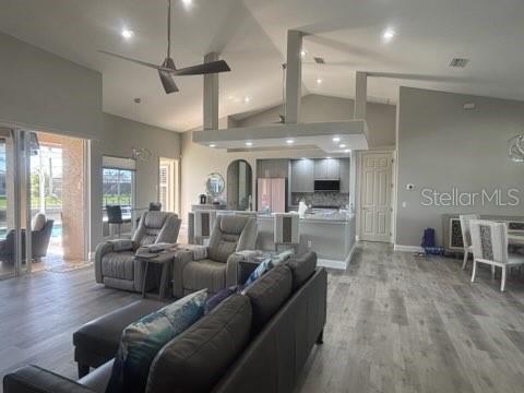 Building Photo - 739 Bimini Ln