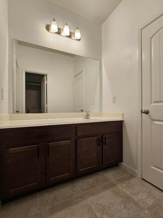 Building Photo - 2111 Levant Ln
