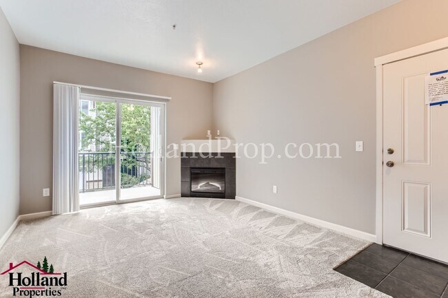 Building Photo - Great Condo W/ Garage NW Portland!!! *** 1...