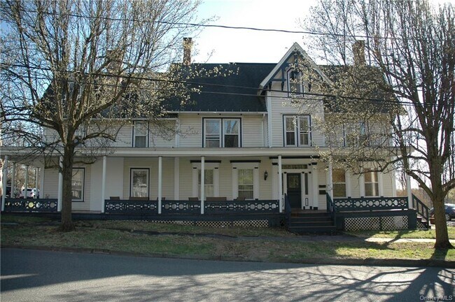 Building Photo - 102 Green St