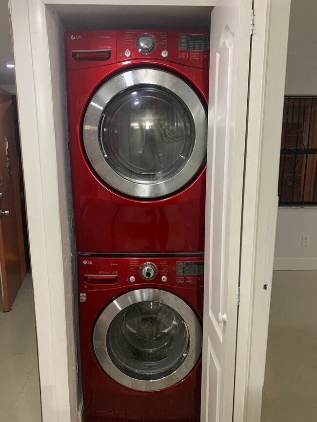 Foto del edificio - 20810 NE 8th Ct
