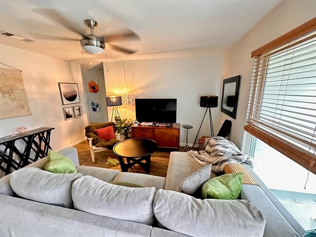 Building Photo - 410 Blueberry Hill