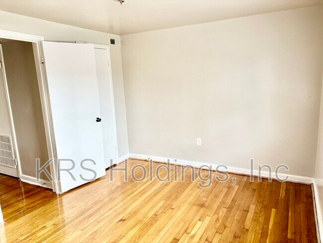 Building Photo - 5435 Remuda Dr