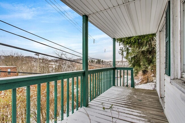 Building Photo - North Baldwin Three Bedroom Home with Cent...