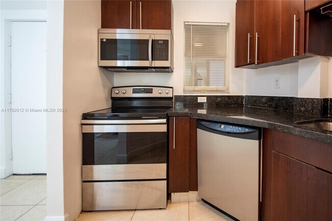 Foto del edificio - 4147 Stirling Rd