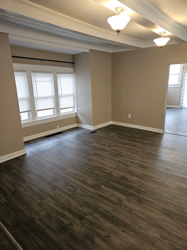 Comida - 1214 5th Ave