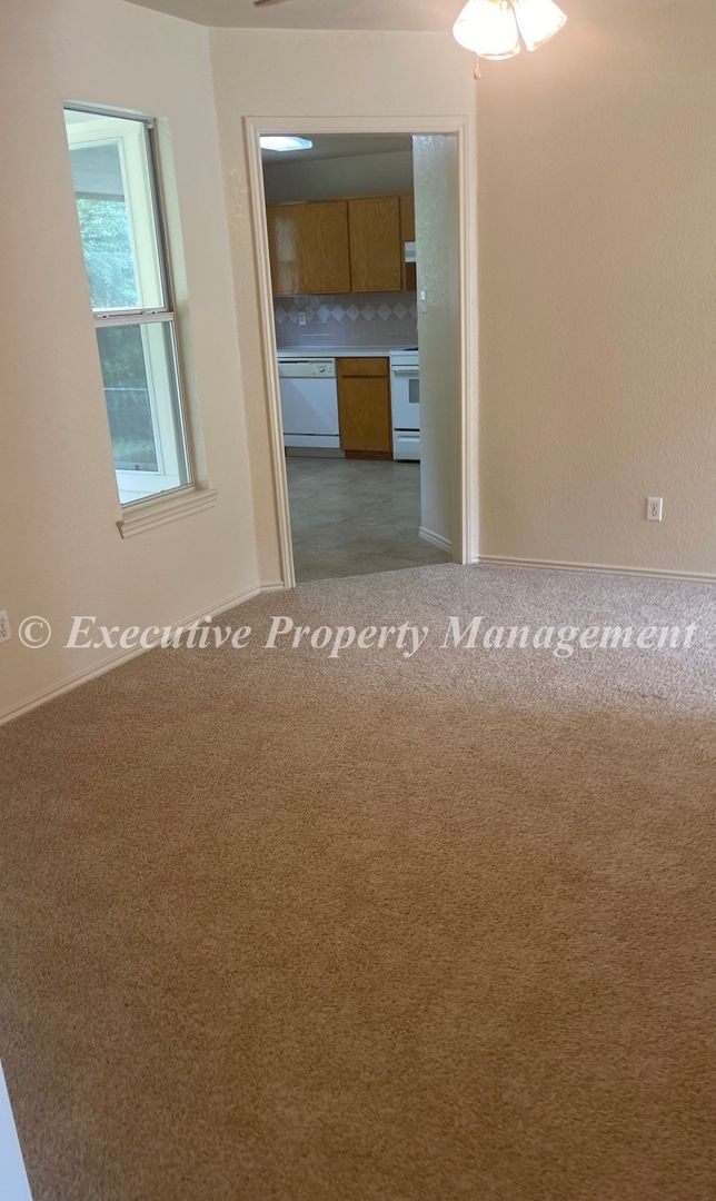 Foto del edificio - 1140-1142 County Road 4804