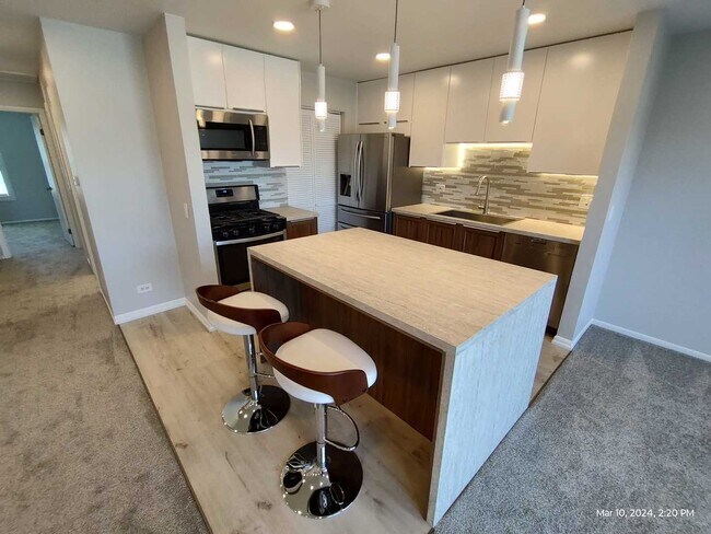 Foto del edificio - 273 Elmwood Ln