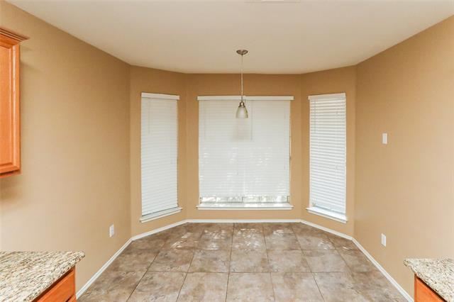 Building Photo - 725 Azalea Ln
