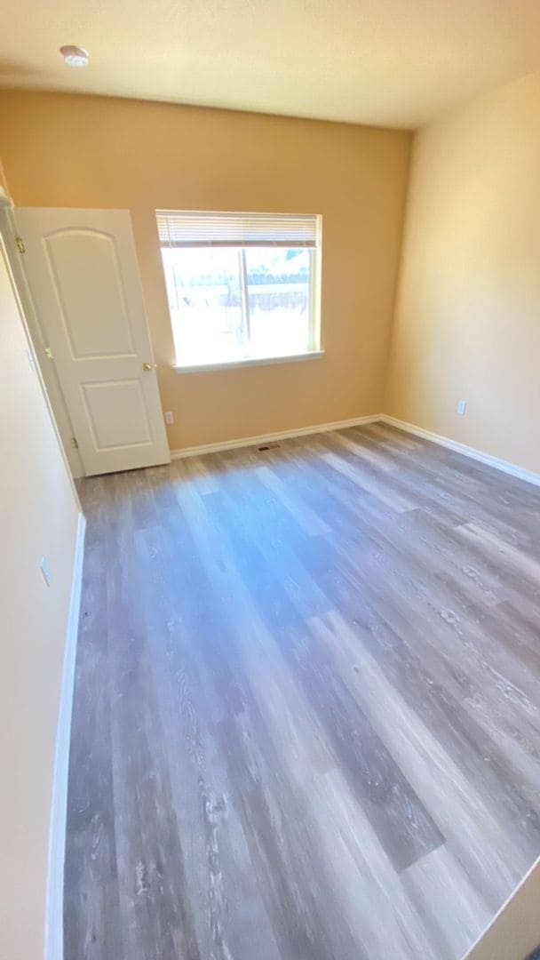 Building Photo - Townhome In A Great Location