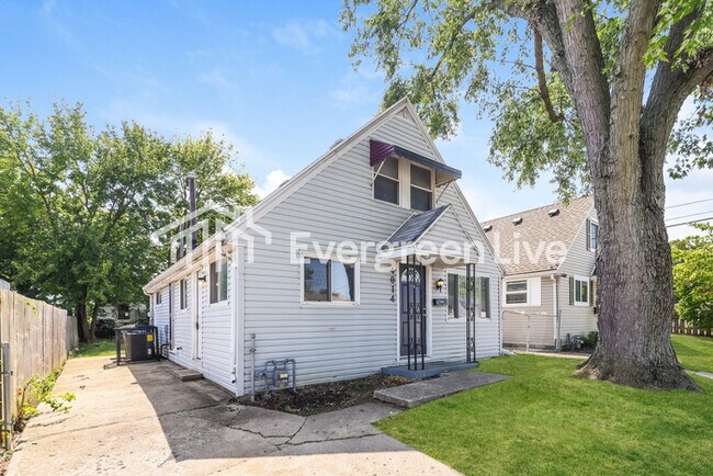 Foto del edificio - 4014 Woodcliffe Ave