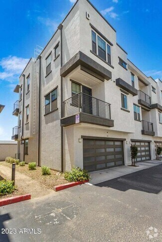 Building Photo - 2090 S Dorsey Ln