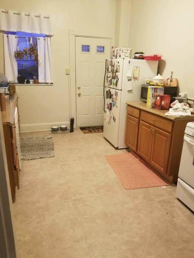 Building Photo - 248 46th St