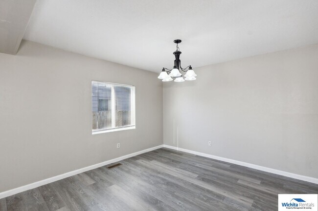 Foto del edificio - 8730 - 8732 E. Boston St.