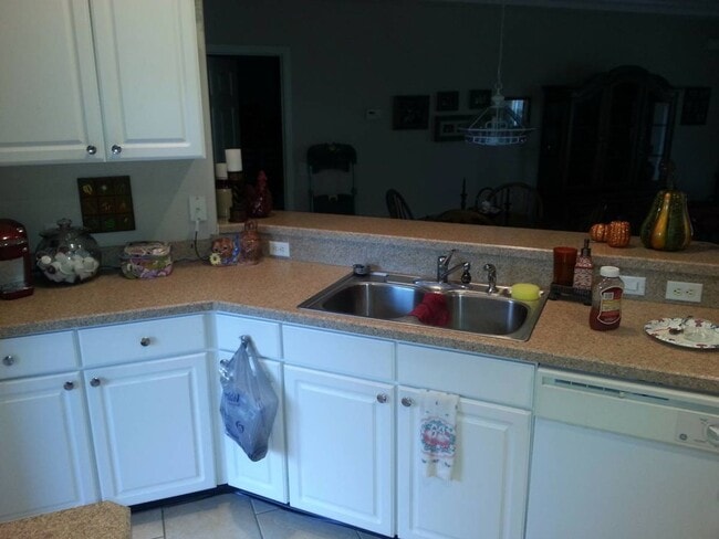 Building Photo - Boundary