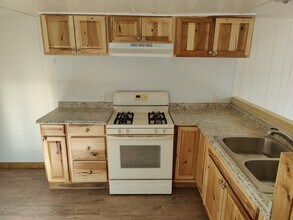 Building Photo - 421 N Hooper Ave