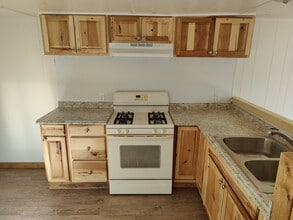 Building Photo - 421 N Hooper Ave
