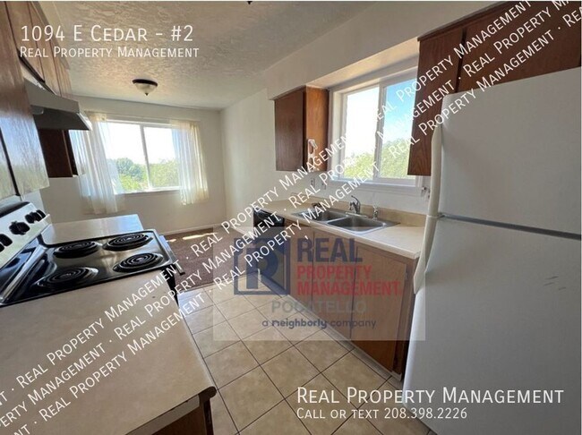 Building Photo - 1094 E Cedar-#2