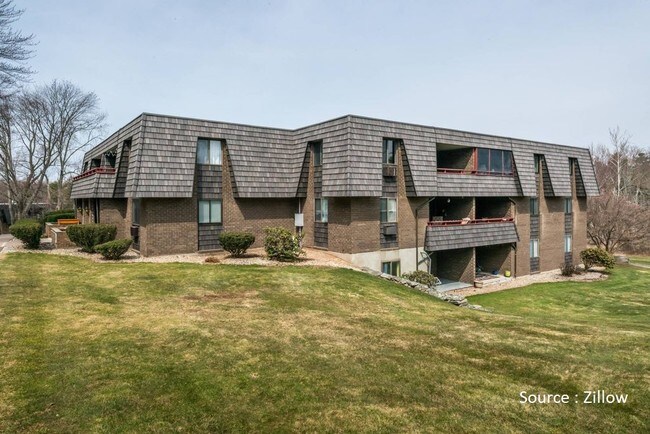 Building - 64 Oxbow Dr