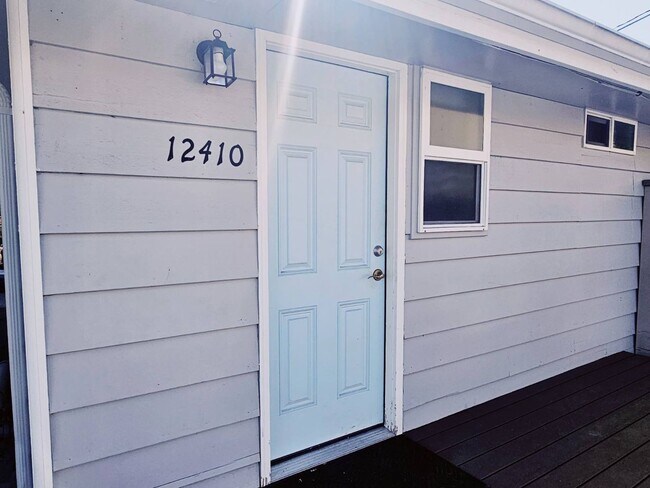 Building Photo - Harvey Development Duplex