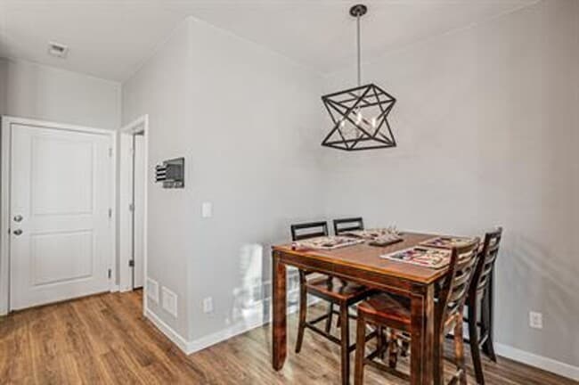Building Photo - Modern 3 Bed/ 2.5 Bath Townhome in Sterling Ranch