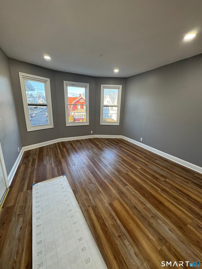 Building Photo - 399 Hawley Ave