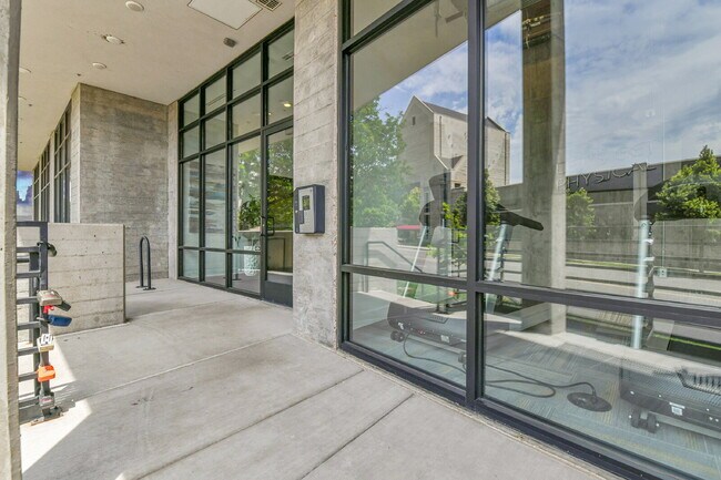 Foto del edificio - $1,995 - 1 Bed, 1 Bath Condo with In Unit ...