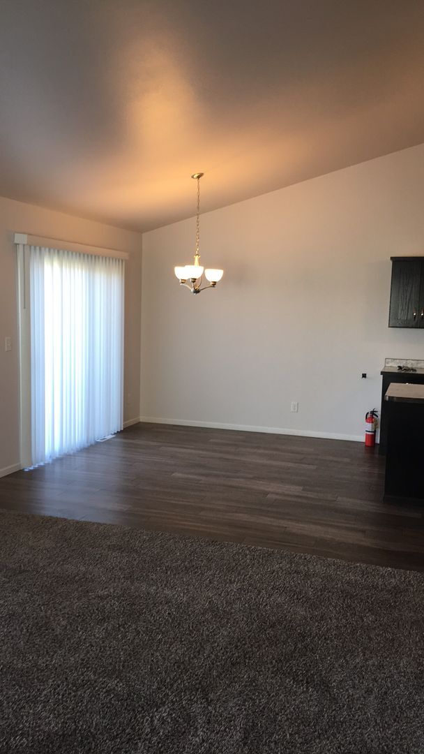 Foto del edificio - 3 Bed 3 Bath Twin Home