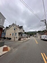 7 Mountain Ave