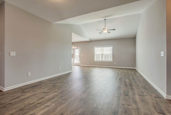 Foto del edificio - ***  COMING SOON!   ***  Stylish and comfo...