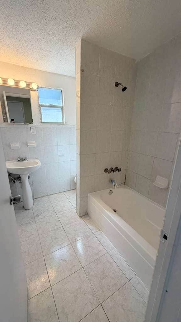 Building Photo - 2954 NW 51st Terrace