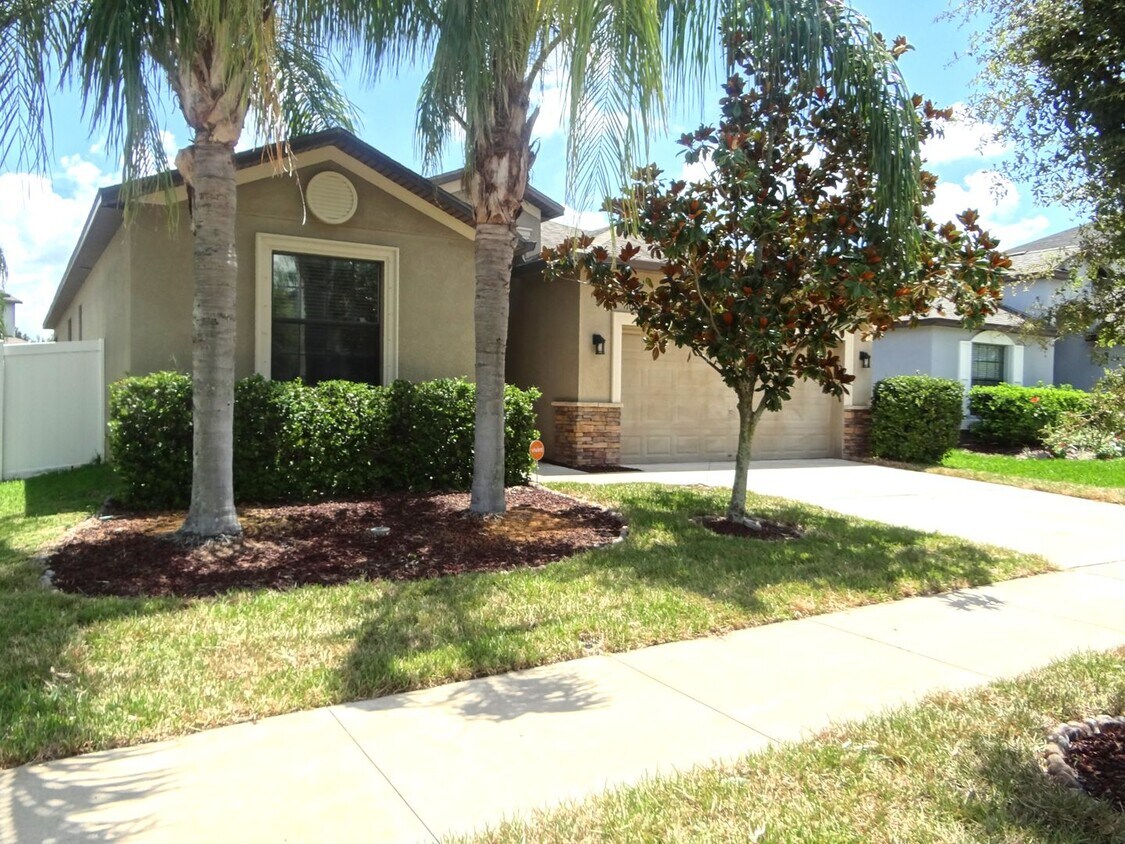 Primary Photo - 4 bed, 3ba, 2 car garage home in Summerfield