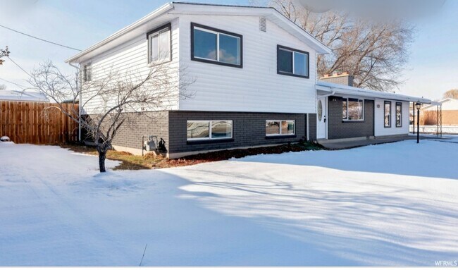 Main House - 4940 S Marianna Dr