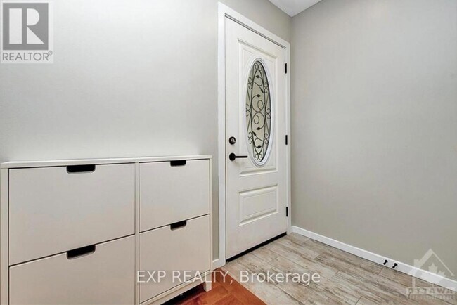 Building Photo - 25 Epworth Ave