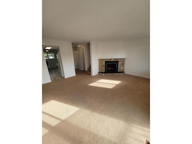 Building Photo - 27272-27232 32 Ave