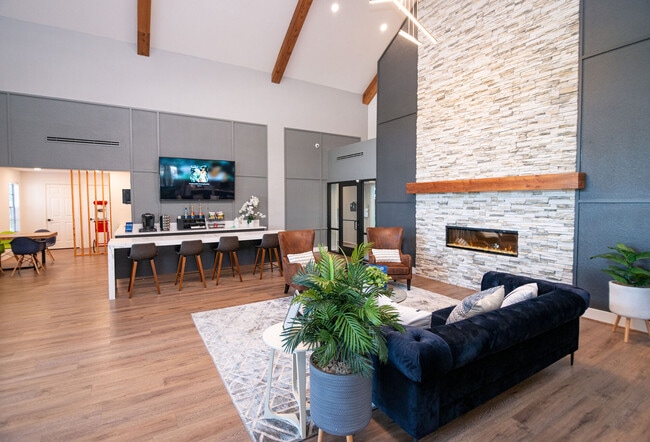 Huntcliff apartments — community photo - Huntcliff