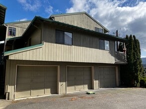 Building Photo - 2111 Knox Ave