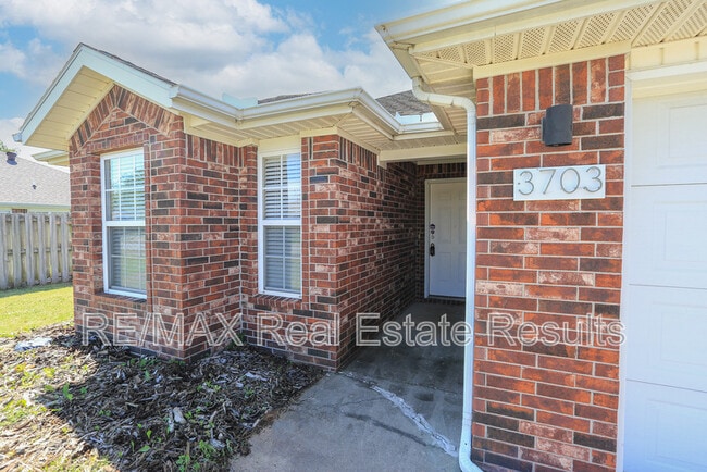 Foto del edificio - 3703 SW Carriageway Ave