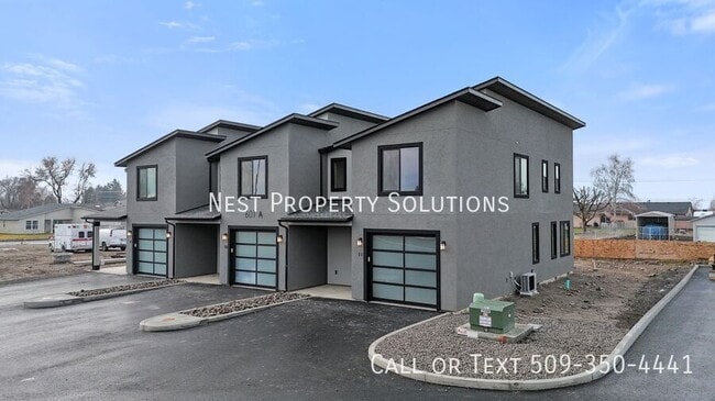 Building Photo - 601 S Dorsing St