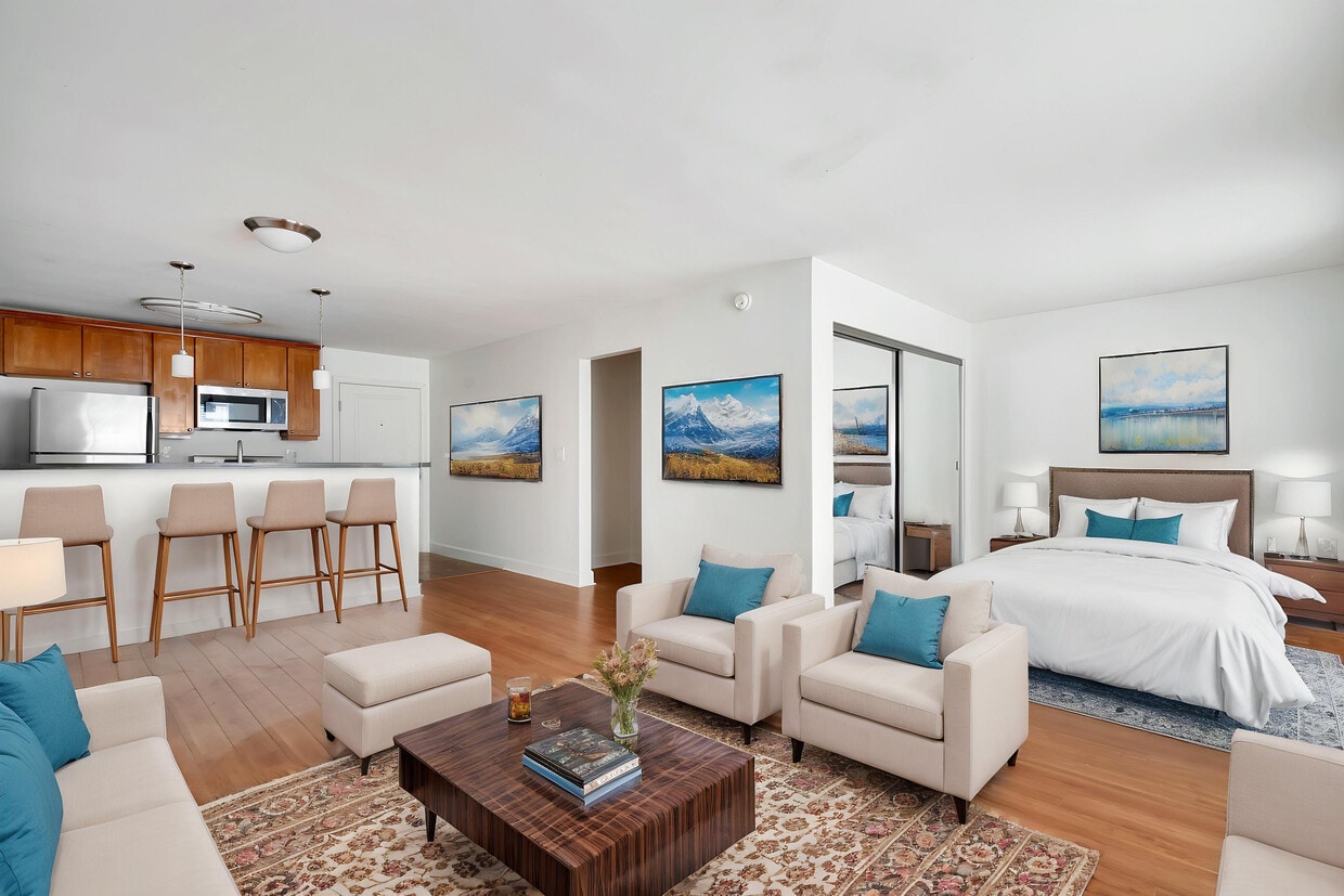 Foto principal - 10982 Roebling Ave