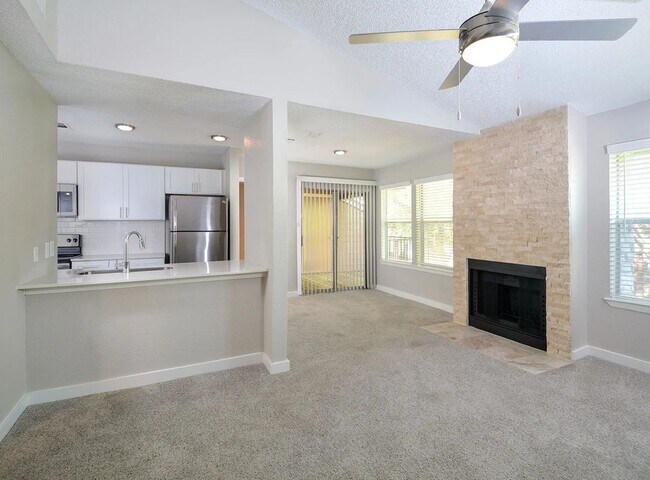Building Photo - 412 E William Cannon Dr