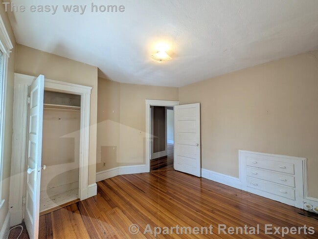 Building Photo - 49 Conwell Ave