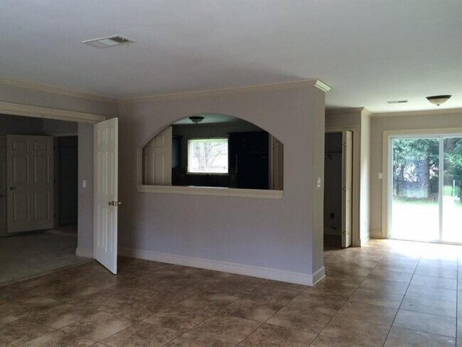 Foto del edificio - 604 Old Manor Rd NW